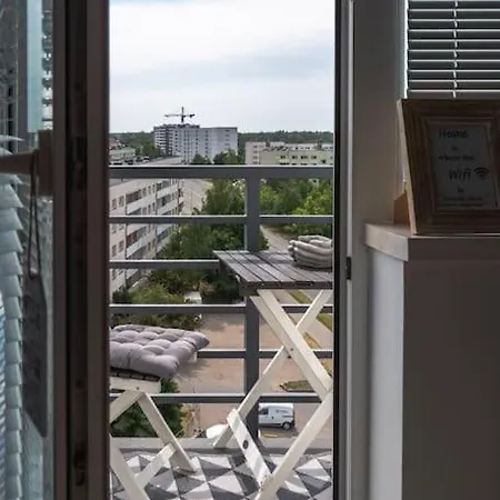 Industrial Flat With Sea View From The Balcony, 5 Min Drive Or 30 Min Walk To The * بارنو