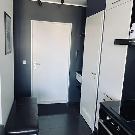 Industrial Flat With Sea View From The Balcony, 5 Min Drive Or 30 Min Walk To The شقة بارنو