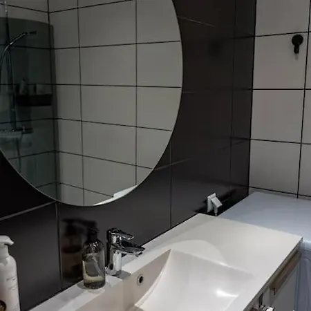 Industrial Flat With Sea View From The Balcony, 5 Min Drive Or 30 Min Walk To The شقة *