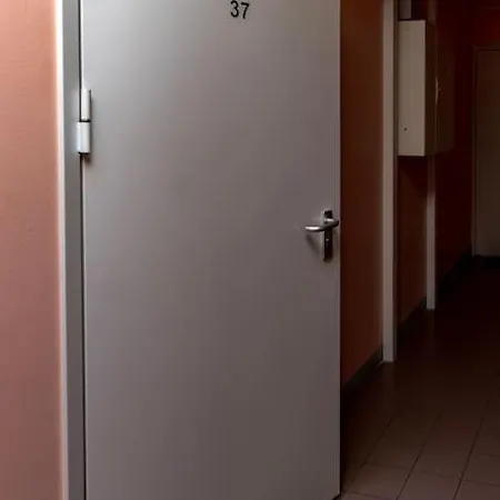 شقة Industrial Flat With Sea View From The Balcony, 5 Min Drive Or 30 Min Walk To The بارنو